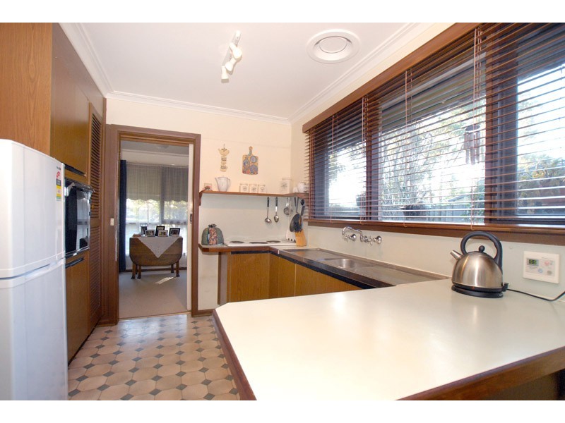 6 Renwick Road, Ferntree Gully VIC 3156