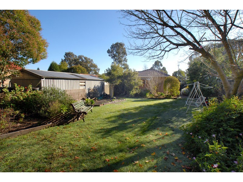 6 Renwick Road, Ferntree Gully VIC 3156
