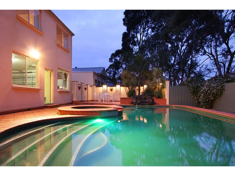 29 Lynn Drive, Ferntree Gully VIC 3156