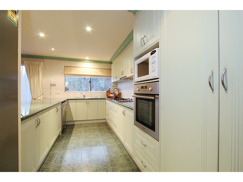 29 Lynn Drive, Ferntree Gully VIC 3156