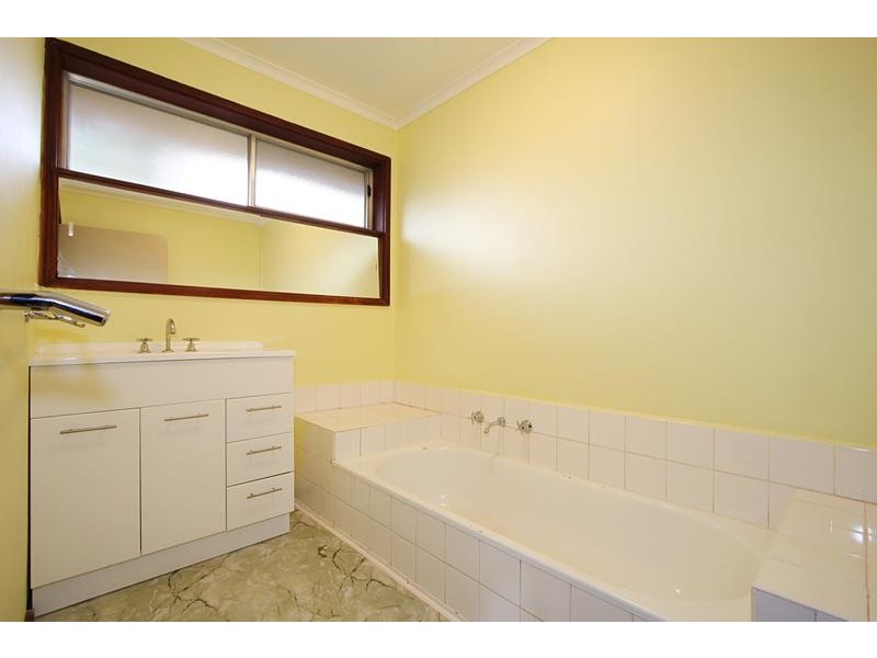 71 Edina Road, Ferntree Gully VIC 3156