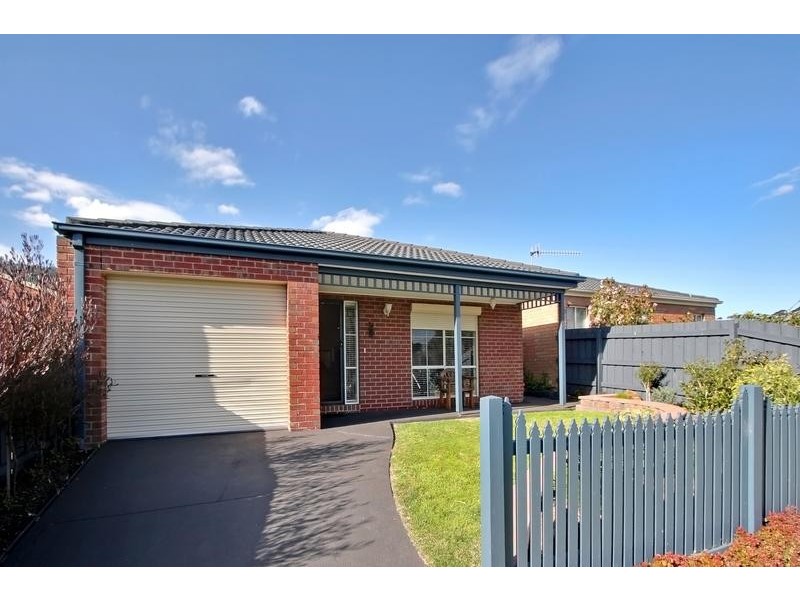 32 Forest Oak Drive, Upper Ferntree Gully VIC 3156