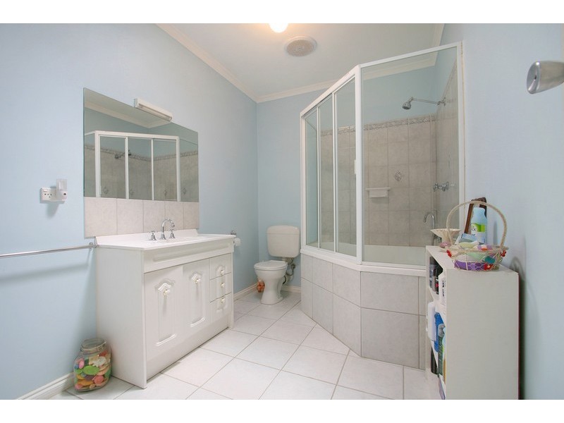 76 David Street North, Knoxfield VIC 3180