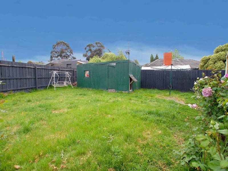 27 Christie Street, Knoxfield VIC 3180