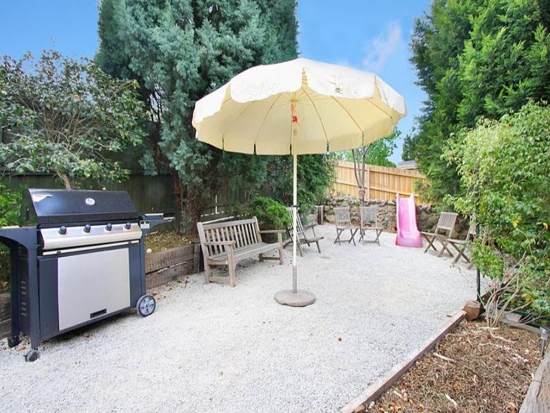 1 Winwood Drive, Ferntree Gully VIC 3156