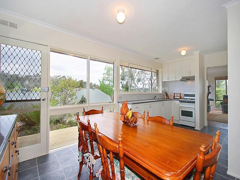 1 Winwood Drive, Ferntree Gully VIC 3156