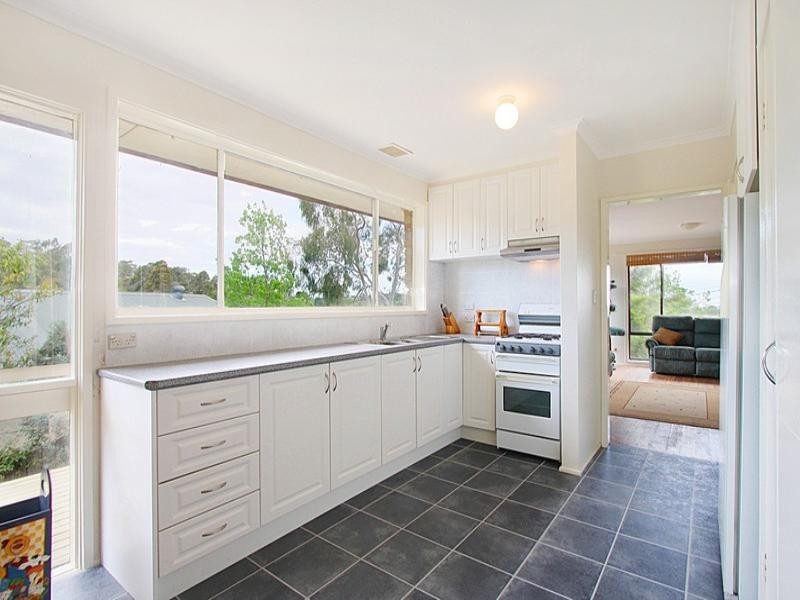 1 Winwood Drive, Ferntree Gully VIC 3156
