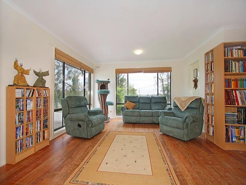 1 Winwood Drive, Ferntree Gully VIC 3156