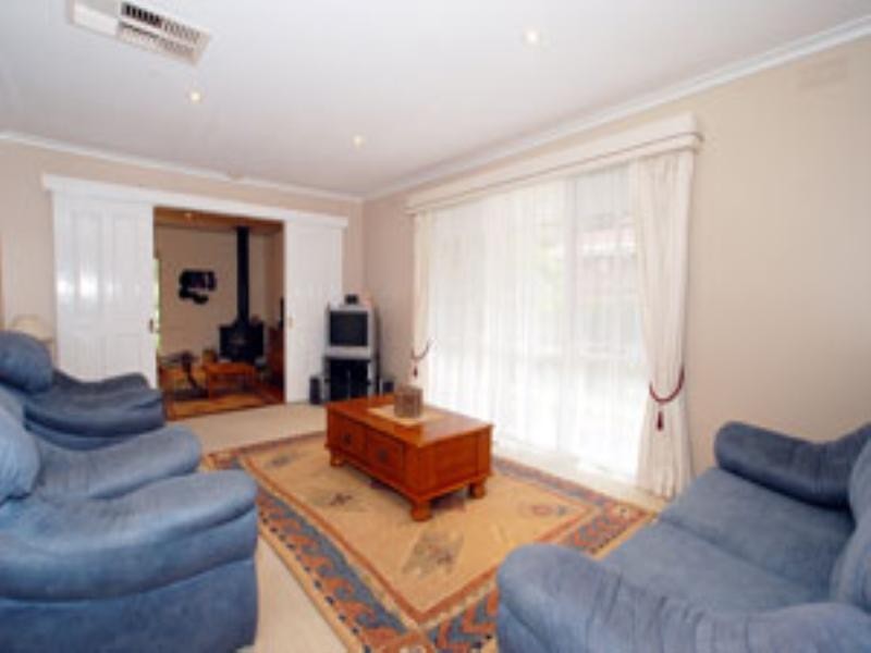 39 Rollings Road, Upper Ferntree Gully VIC 3156