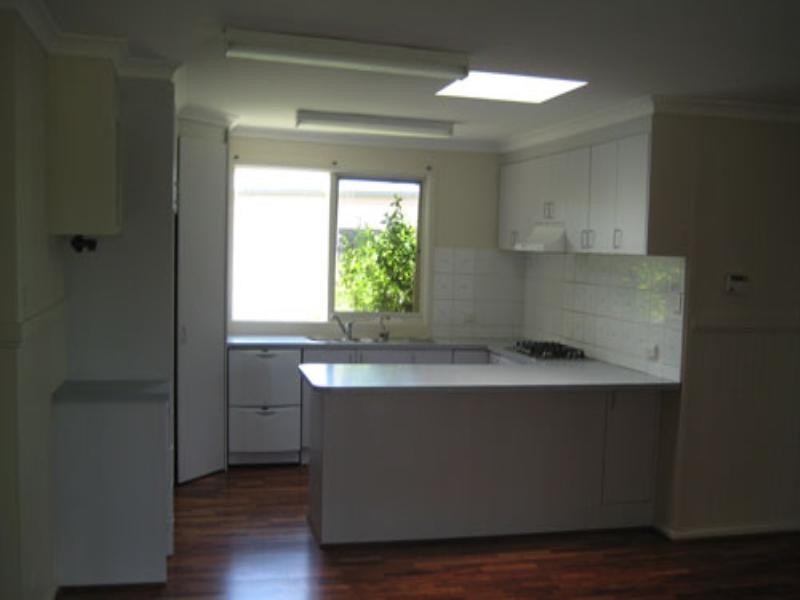 2/8 Anne Road, Knoxfield VIC 3180