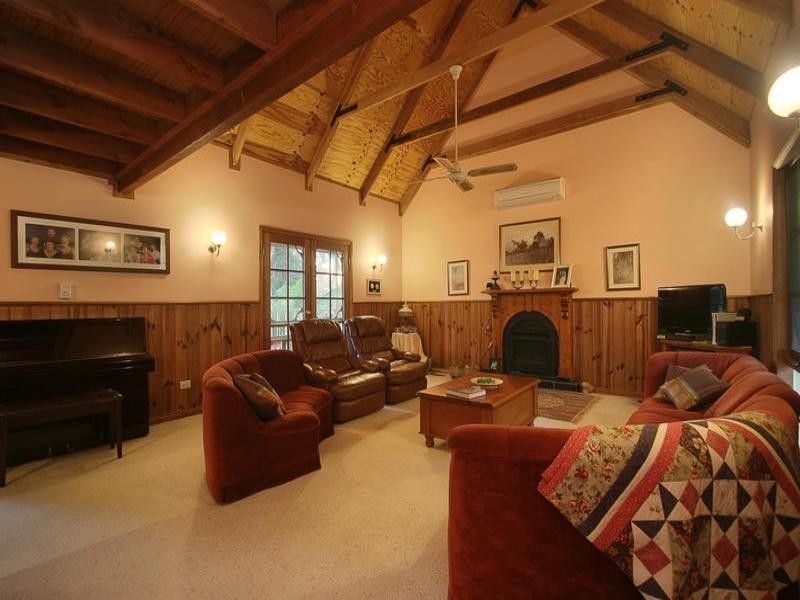 166 Mount Morton Road, Belgrave Heights VIC 3160