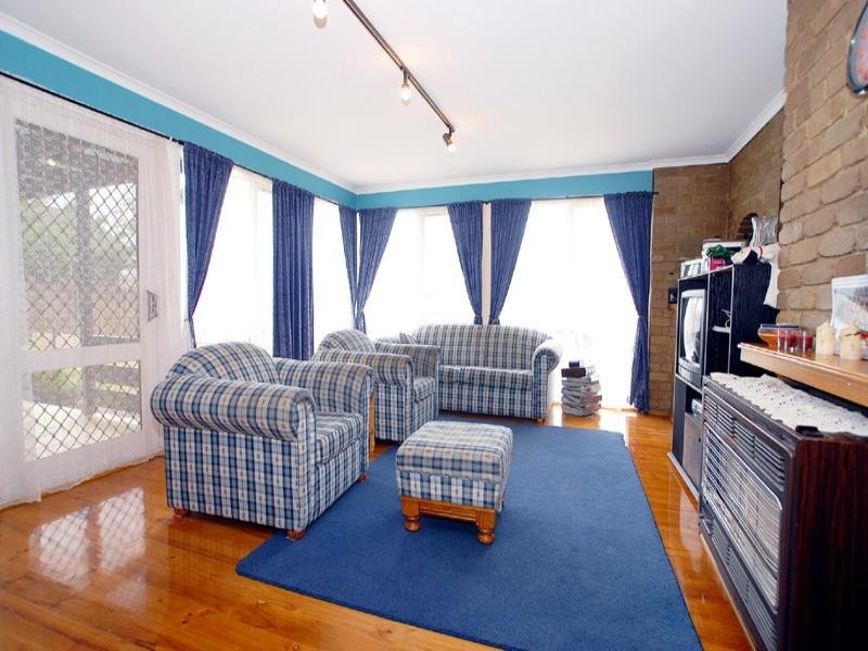 13 Folkstone Crescent, Ferntree Gully VIC 3156