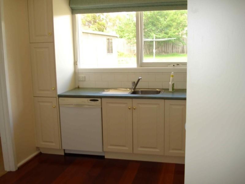 10 Litchfield Avenue, Ferntree Gully VIC 3156