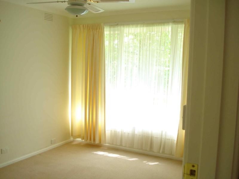 10 Litchfield Avenue, Ferntree Gully VIC 3156