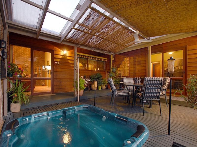 5 Flower Street, Ferntree Gully VIC 3156