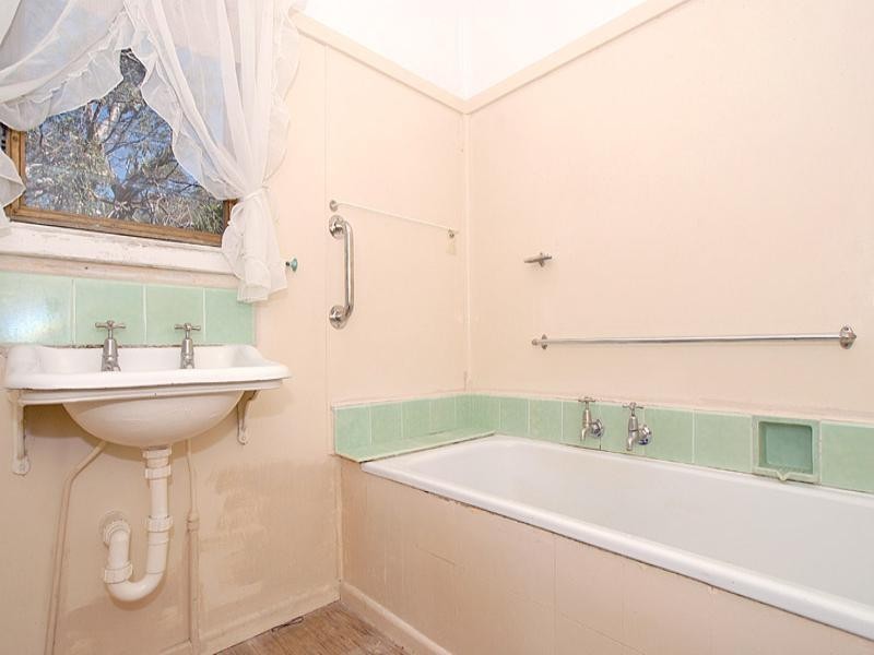 55 The Avenue, Ferntree Gully VIC 3156