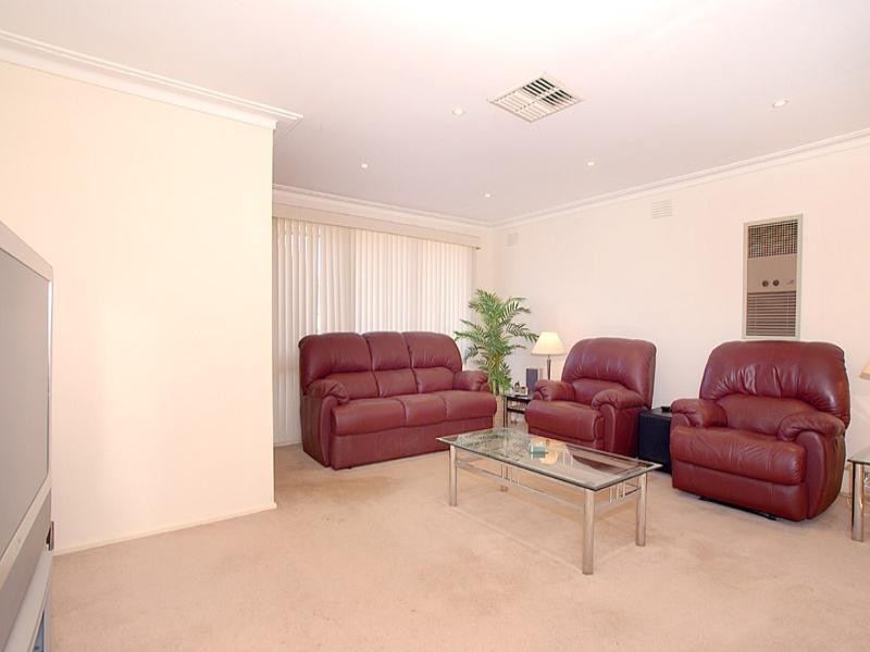 24 Greenaway Drive, Ferntree Gully VIC 3156