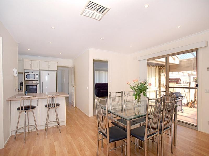 24 Greenaway Drive, Ferntree Gully VIC 3156