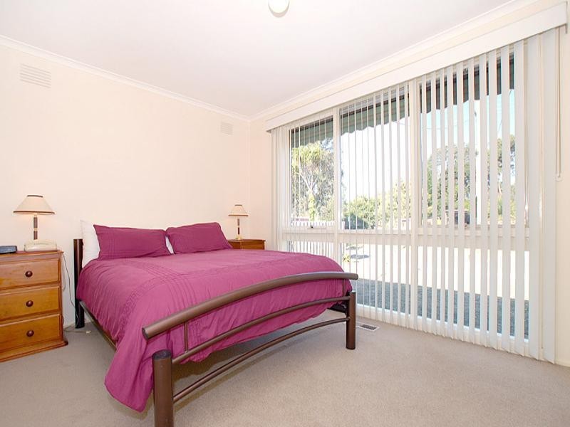 24 Greenaway Drive, Ferntree Gully VIC 3156