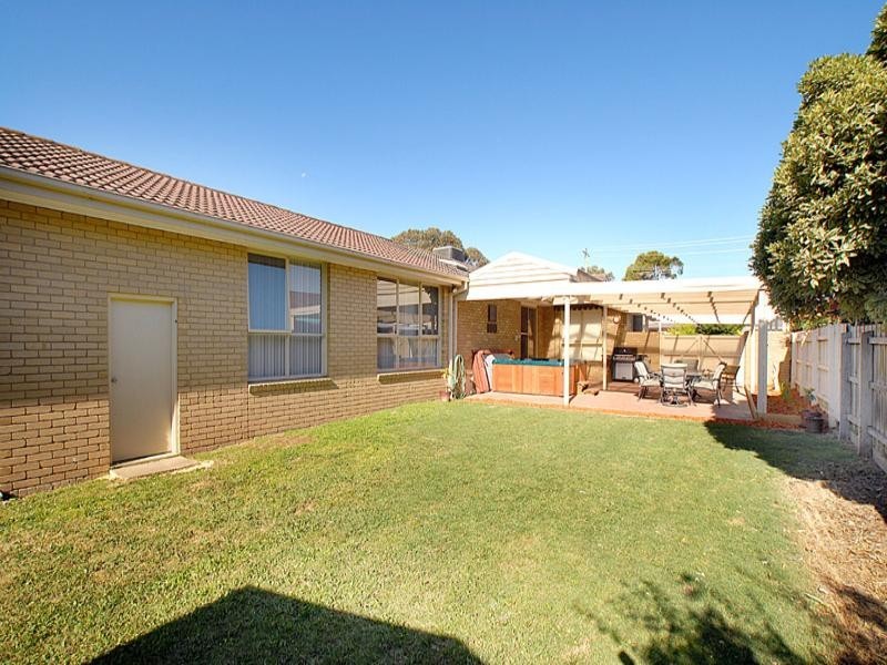 24 Greenaway Drive, Ferntree Gully VIC 3156