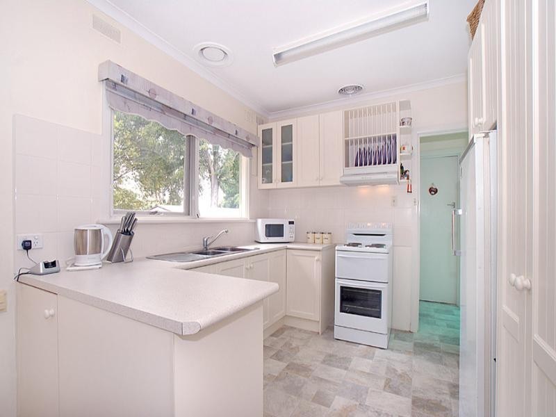 21 Norma Crescent South, Knoxfield VIC 3180