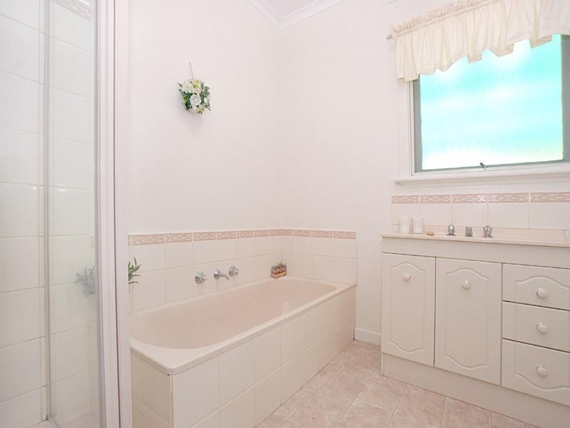 21 Norma Crescent South, Knoxfield VIC 3180