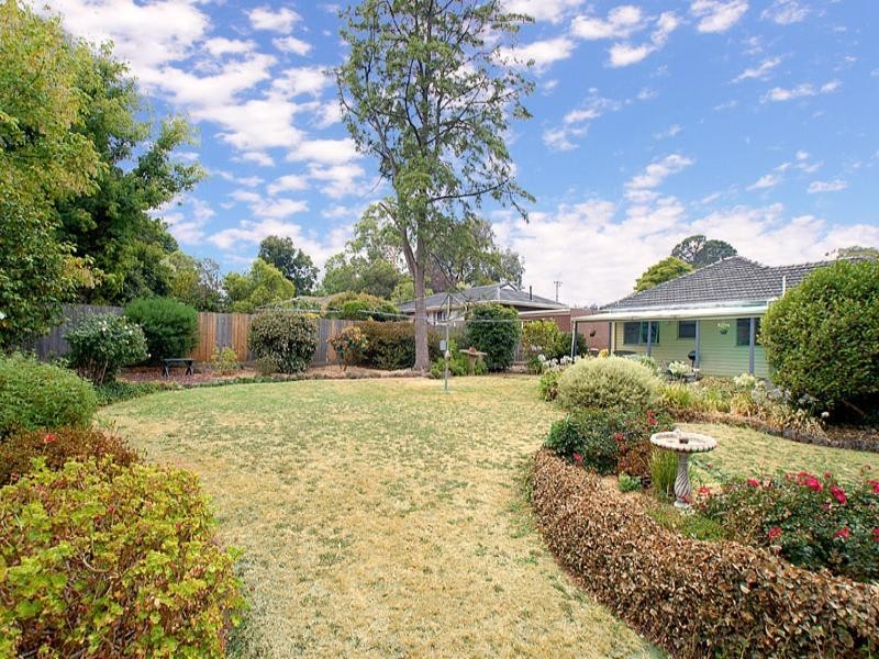 21 Norma Crescent South, Knoxfield VIC 3180