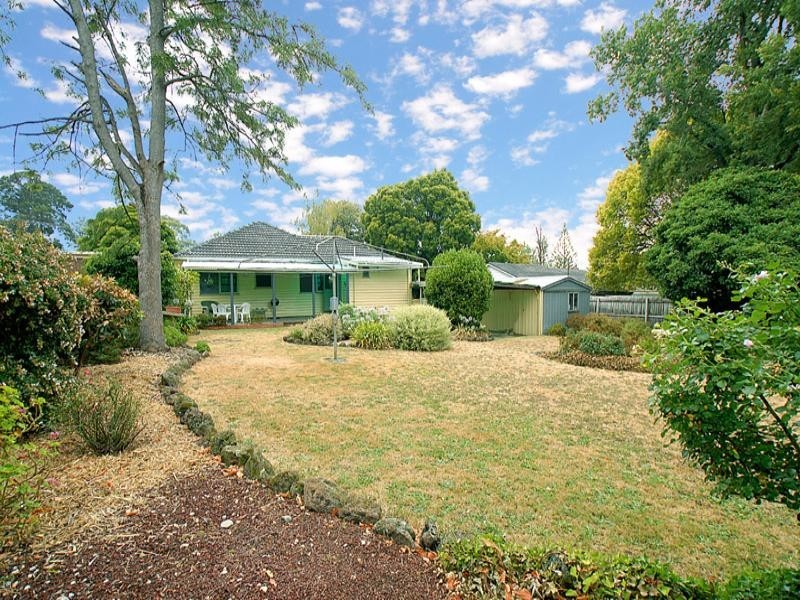 21 Norma Crescent South, Knoxfield VIC 3180