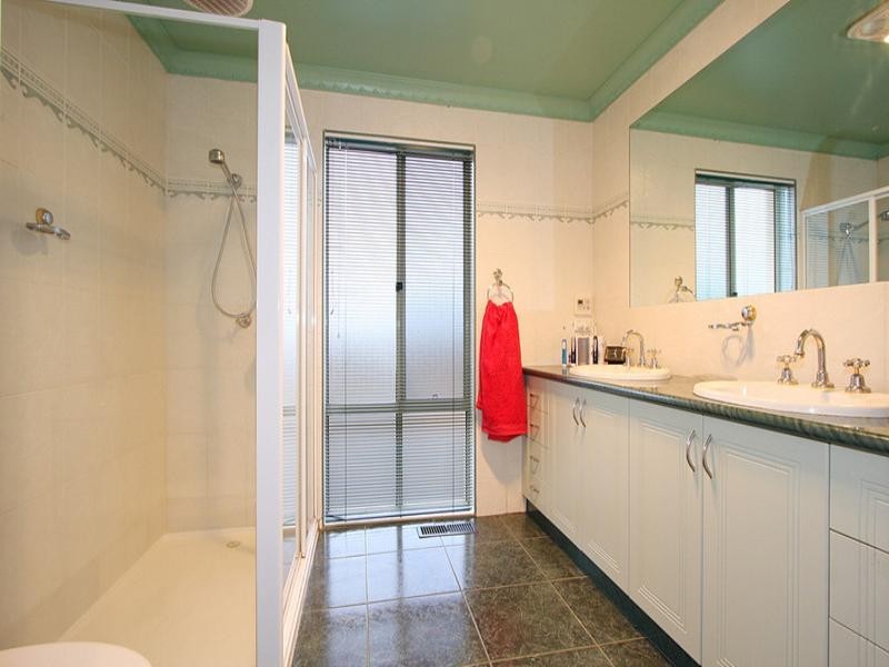 29 Lynn Drive, Ferntree Gully VIC 3156