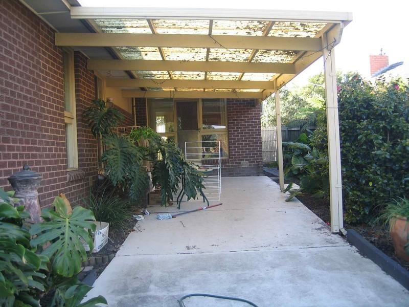 11 Silverton Drive, Ferntree Gully VIC 3156