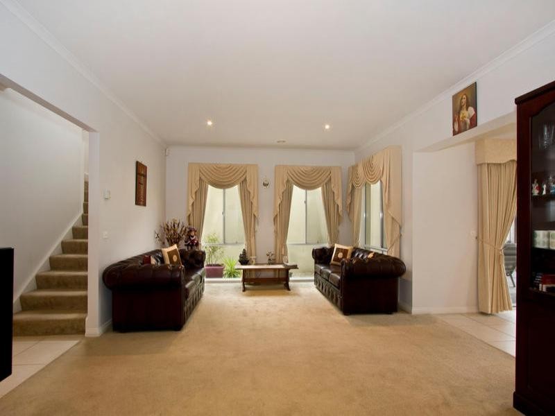 50 Sovereign Manors Crescent, Rowville VIC 3178