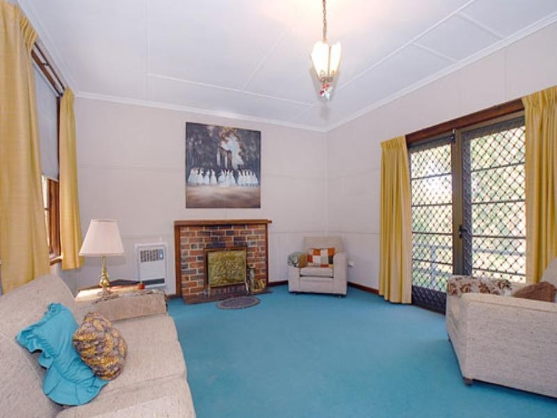 55 The Avenue, Ferntree Gully VIC 3156