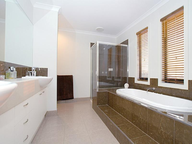 54 Norvel Road, Ferntree Gully VIC 3156