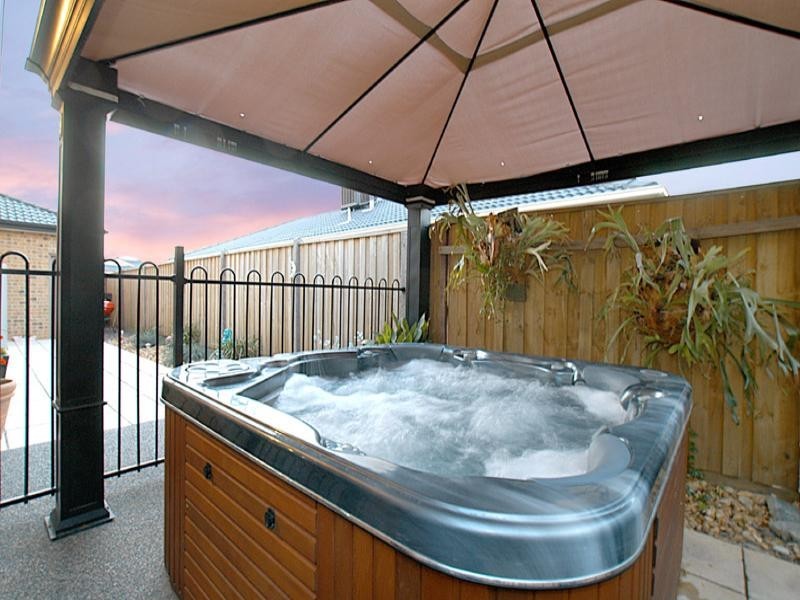 54 Norvel Road, Ferntree Gully VIC 3156