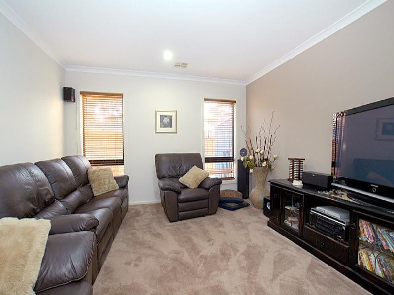 54 Norvel Road, Ferntree Gully VIC 3156