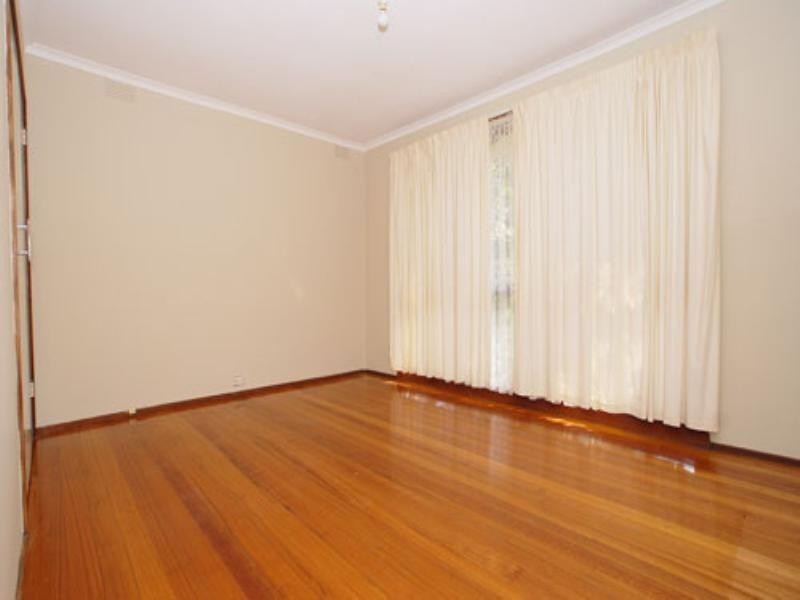 19 Silverton Drive, Ferntree Gully VIC 3156