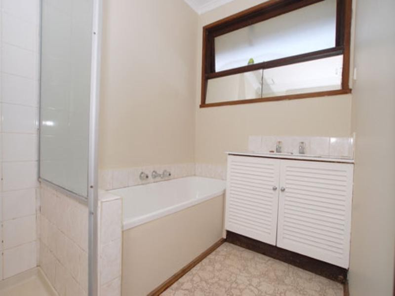 19 Silverton Drive, Ferntree Gully VIC 3156