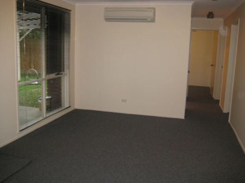 8 Merlin Crescent, Ferntree Gully VIC 3156