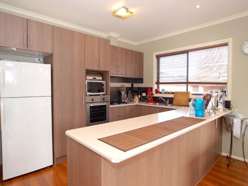 2/5 Warrabel Road, Ferntree Gully VIC 3156