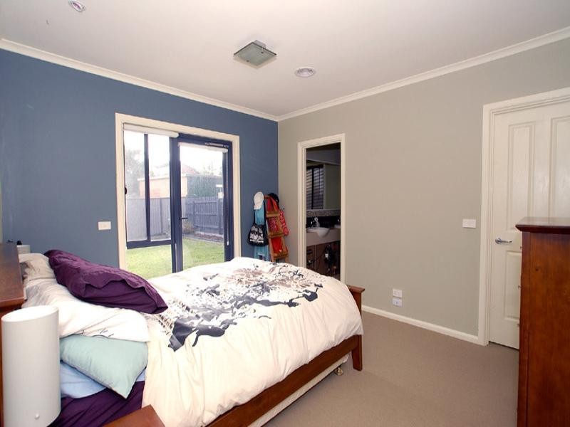 2/5 Warrabel Road, Ferntree Gully VIC 3156