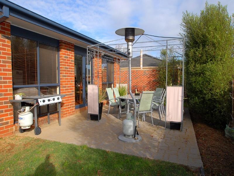 2/5 Warrabel Road, Ferntree Gully VIC 3156