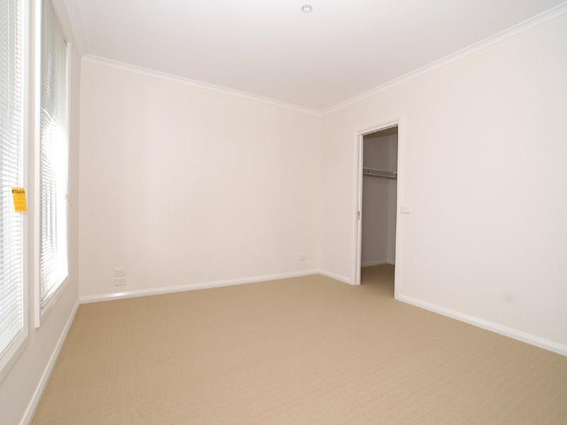 2/1399 High Street Road, Wantirna South VIC 3152