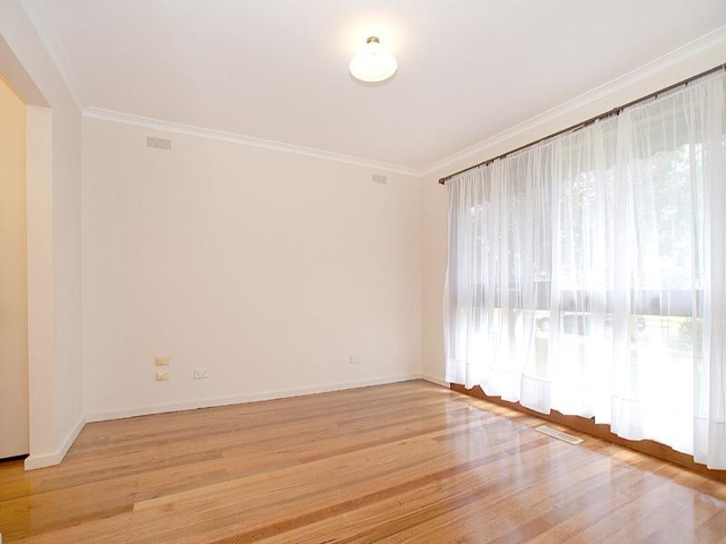 28 Greenaway Drive, Ferntree Gully VIC 3156