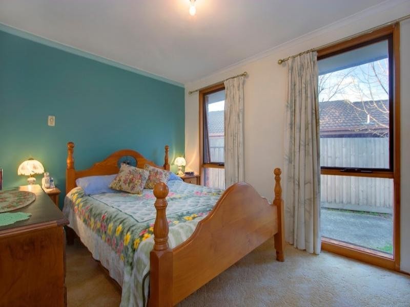 12 Spruce Drive, Rowville VIC 3178