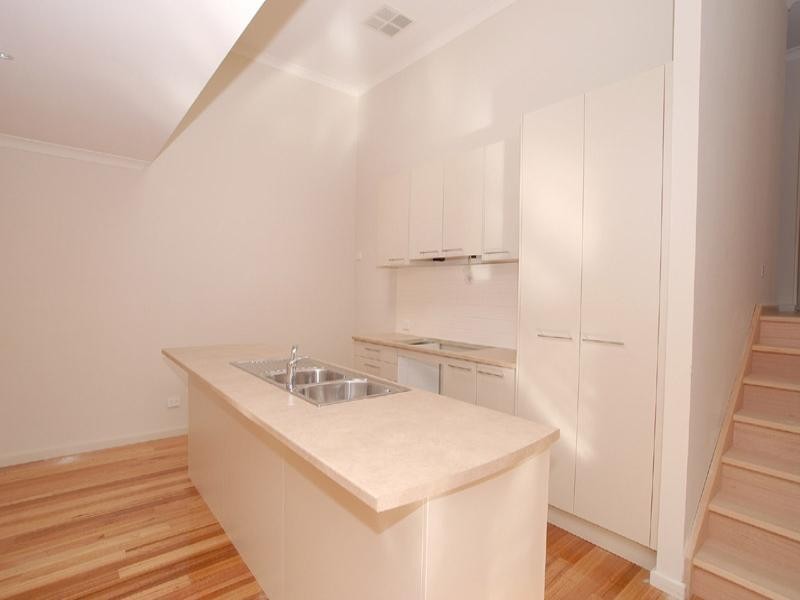 3/4 Warnes Road, Mitcham VIC 3132