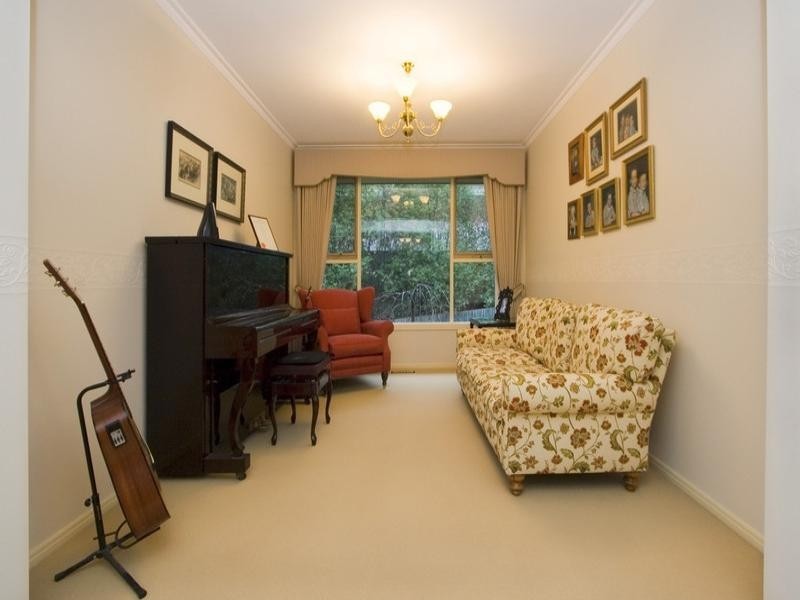 9 Lilian Street, Upwey VIC 3158