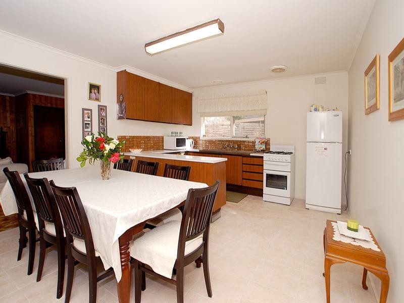 4 Philip Road, Knoxfield VIC 3180