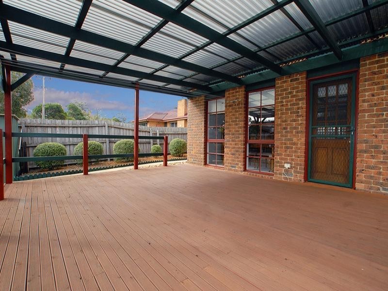 1 Rickards Avenue, Knoxfield VIC 3180