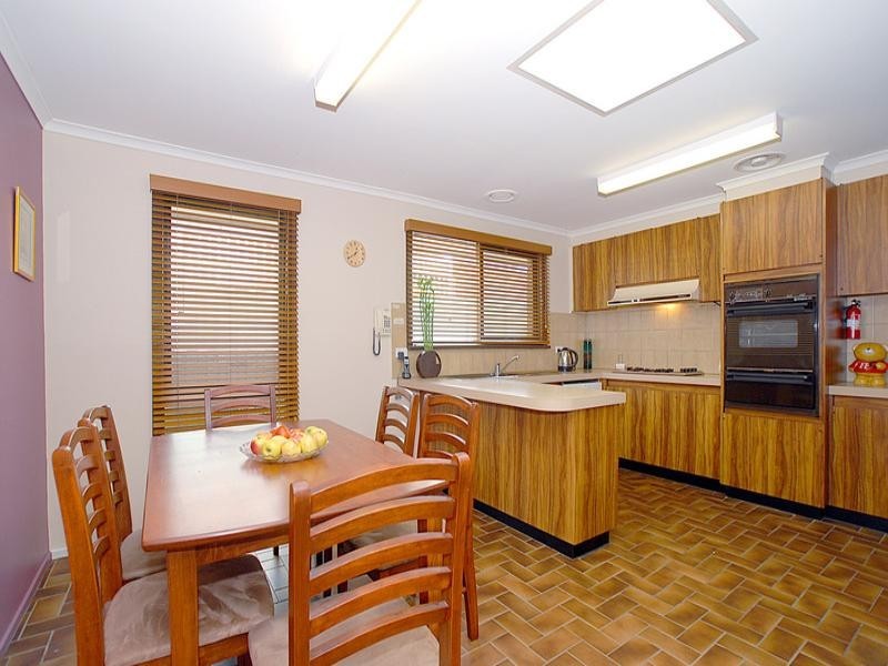 34 Mayfair Drive, Ferntree Gully VIC 3156