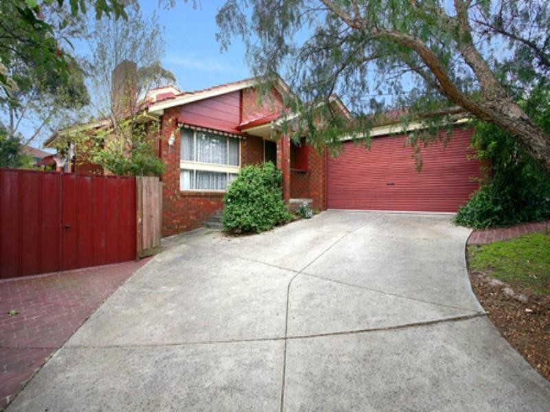 8 Mayfair Drive, Ferntree Gully VIC 3156